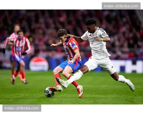 VAR长时间介入，判定马竞进球越位无效引主场球迷不满